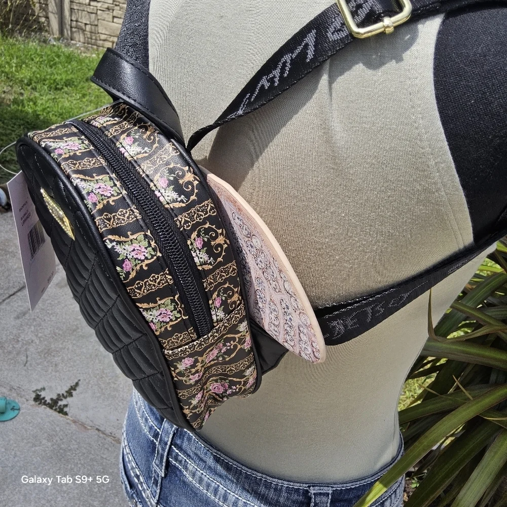 BETSEY JOHNSON BLACK LUV BETSEY KITSCH BACKPACK w/WINGS